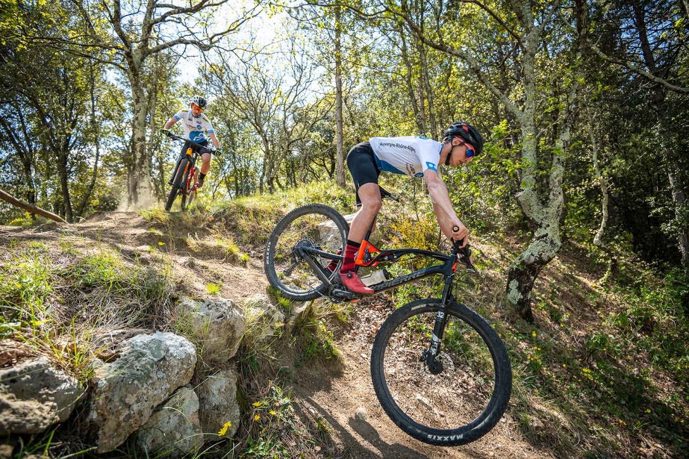 Stage VTT jeunes avec moniteur en Ardèche